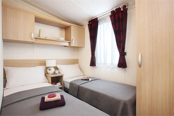 Lux Plus Burgundy-35-12-3B-Twin-Bedroom